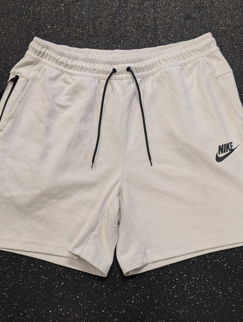 Nike Sportswear Tech Fleece Shorts Light Bone DD5301-210 Size 2XL
